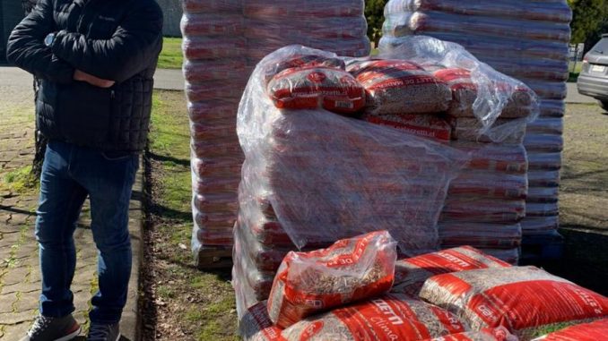 www.prensaciudadana.cl-municipalidad-de-padre-las-casas-compra-6-mil-kilos-de-pellet-para-ir-en-ayuda-de-adultos-mayores-pellet-y-je