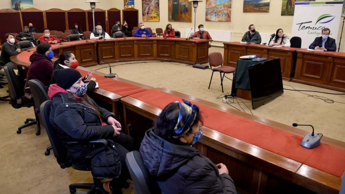 www.prensaciudadana.cl-municipio-presenta-modulos-permanentes-en-el-centro-de-temuco-para-comerciantes-ambulantes-de-frutas-y-verduras-dsc-7974