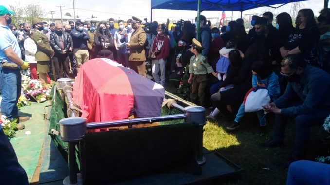 www.prensaciudadana.cl-el-triste-adios-a-carabinero-que-fue-asesinado-en-emboscada-funeral-3