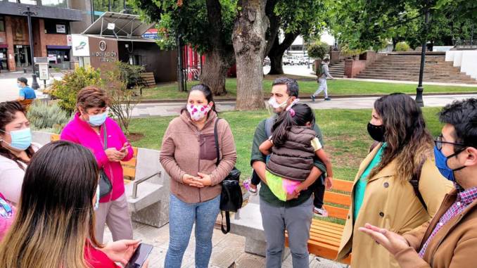 felipe-valdebenito-junto-a-vecinos-del-apr-el-manio-presentan-recurso-de-proteccion-foto-apr