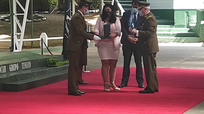 www.prensaciudadana.cl-eugenio-nain-es-ascendido-a-suboficial-mayor-de-carabineros-en-ceremonia-simbolica-nain-ascenso-postuo