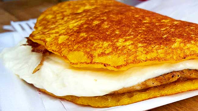 cachapas-emprendedoras-venezolanas-en-temporada-de-choclo-crean-el-novedoso-plato-en-temuco-cachapas