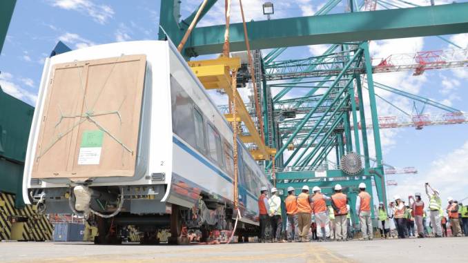 desembarcaron-en-chile-los-primeros-seis-trenes-nuevos-para-las-regiones-del-biobio-y-la-araucania-tren