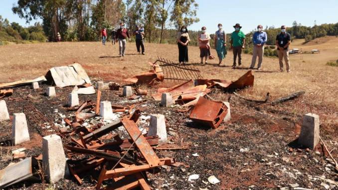 gobernacion-cautin-entrega-financiamiento-a-comunidad-indigena-para-reconstruir-sede-social-destruida-en-incendio-forestal-whatsapp-image-2021-02-11-at-5.07.56-pm