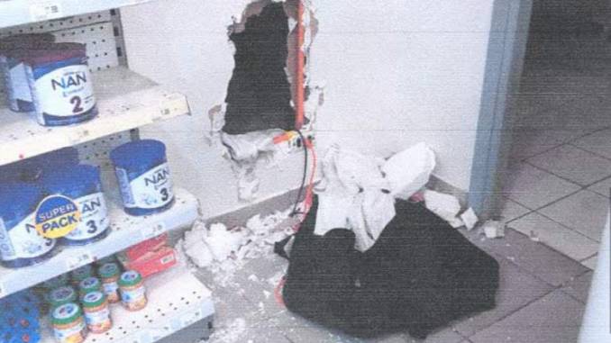 detienen-a-tres-sujetos-por-robo-a-farmacias-ahumada-en-hochstetter-whatsapp-image-2021-03-05-at-12.36.19-pm