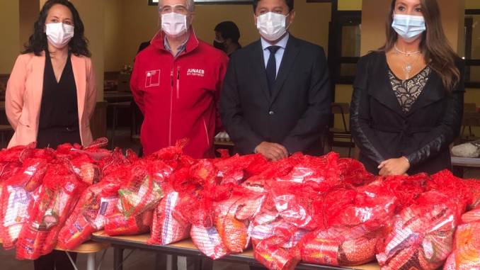 junaeb-comienza-entrega-de-alimentacion-con-modalidad-mixta-para-129-378-estudiantes-de-la-araucania-la-que-incluye-a-celiacos-entrega-alimentos