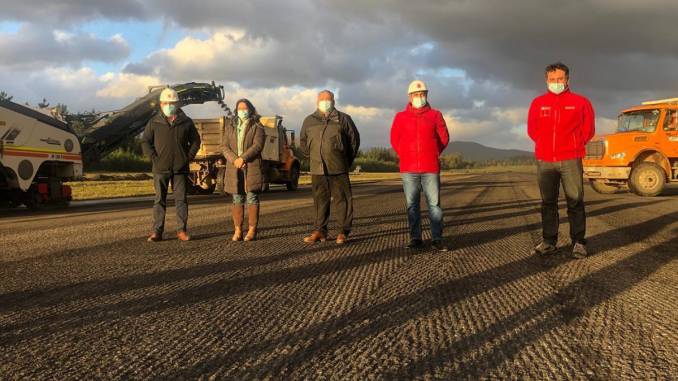 intendente-victor-manoli-inspecciona-obras-del-aeropuerto-de-pucon-aeropuerto-pucon-3