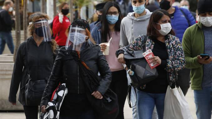 Municipalidad de Vina anuncia ordenanza que obliga uso de mascarillas en espacios publicos