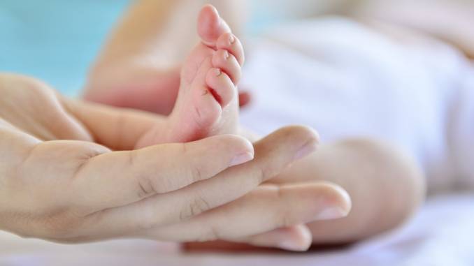 fue-promulgada-ley-que-prolonga-el-post-natal-de-emergencia-guagua