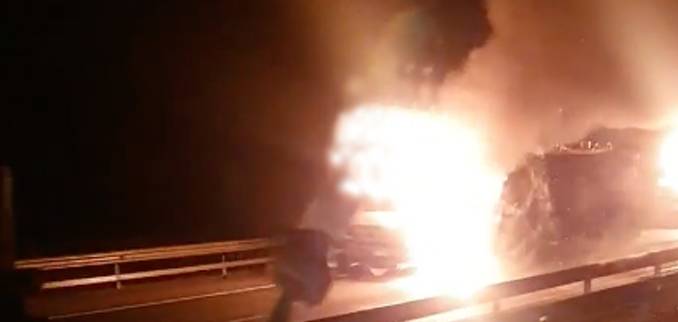 un-nuevo-ataque-incendiario-en-ercilla-remece-a-la-comunidad-camiones-quemados
