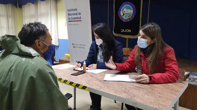 Seremi Consuelo Gebhard en operativo de postulacioìn IFE