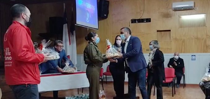 pastor-esteban-fonseca-homenajeo-a-mujeres-que-lideraron-ollas-comunes-en-la-araucania-safemi