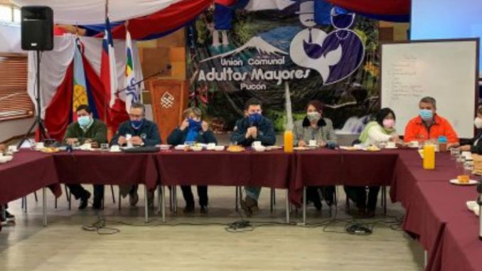 adultos-mayores-de-pucon-se-capacitaron-en-ley-de-organizaciones-comunitarias-psx-20211010-185152