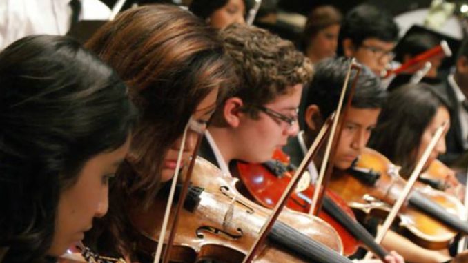 primera-gala-presencial-post-pandemia-de-la-orquesta-sinfonica-regional-juvenil-de-la-araucania-ninos-musicos