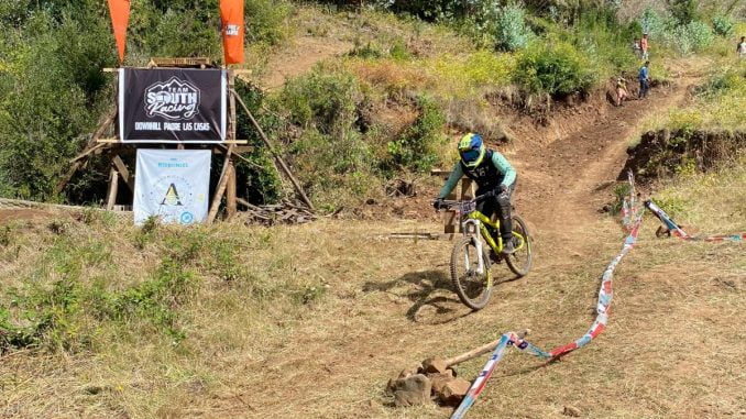 mas-de-70-ciclistas-participaron-de-carrera-de-downhill-en-padre-las-casas-img-86922