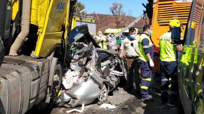 15-lesionados-deja-triple-colision-en-cuesta-esperanza-en-la-ruta-5-sur-15-heridos