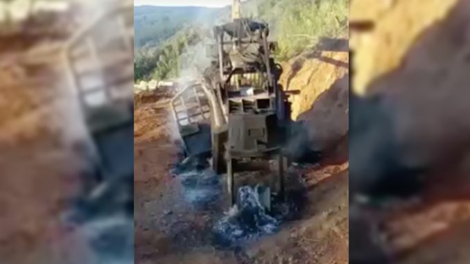 carabineros-indaga-quema-de-maquinarias-en-predio-de-mininco-en-capitan-pastene-maquinaria-atentado