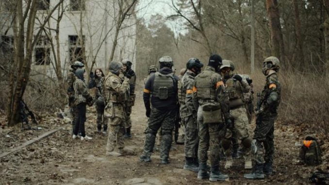 el-airsoft-se-toma-la-araucania-michal-franczak-1zelf0bufwc-unsplash-1-810x427-1