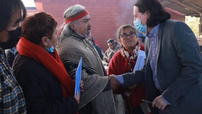 delegado-presidencial-raul-allard-se-reune-con-comunidades-lafkenche-traidor-culiao