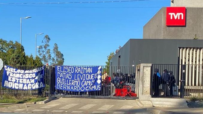 estudiantes-que-se-tomaron-tvn-red-araucania-exigieron-libertad-de-presos-politicos-mapuche-jovenes-mapu