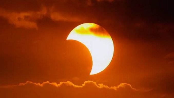 un-interesante-eclipse-parcial-de-sol-se-vera-esta-tarde-en-el-sur-del-pais-eclipse-parcial-de-sol-se-podra-ver-desde-todo-el-pais-cuando-es-y-a-que-hora-parte-