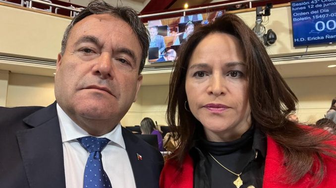 diputados Juan Carlos Beltrán y Joanna Pérez