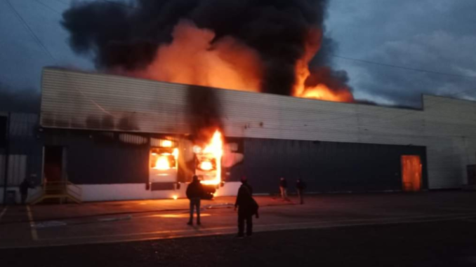 incendio-destruye-empresa-fruticola-750x400