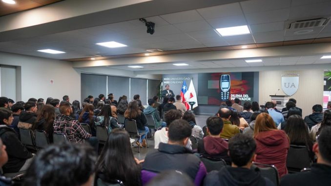 FOTO lanzamiento del libro el código invisible 1